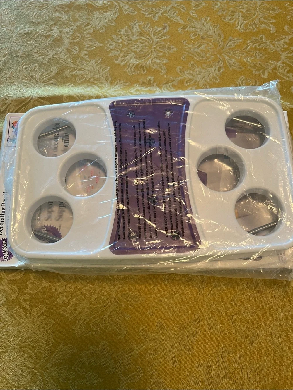 Wilton Cake Decorating Icing Stand